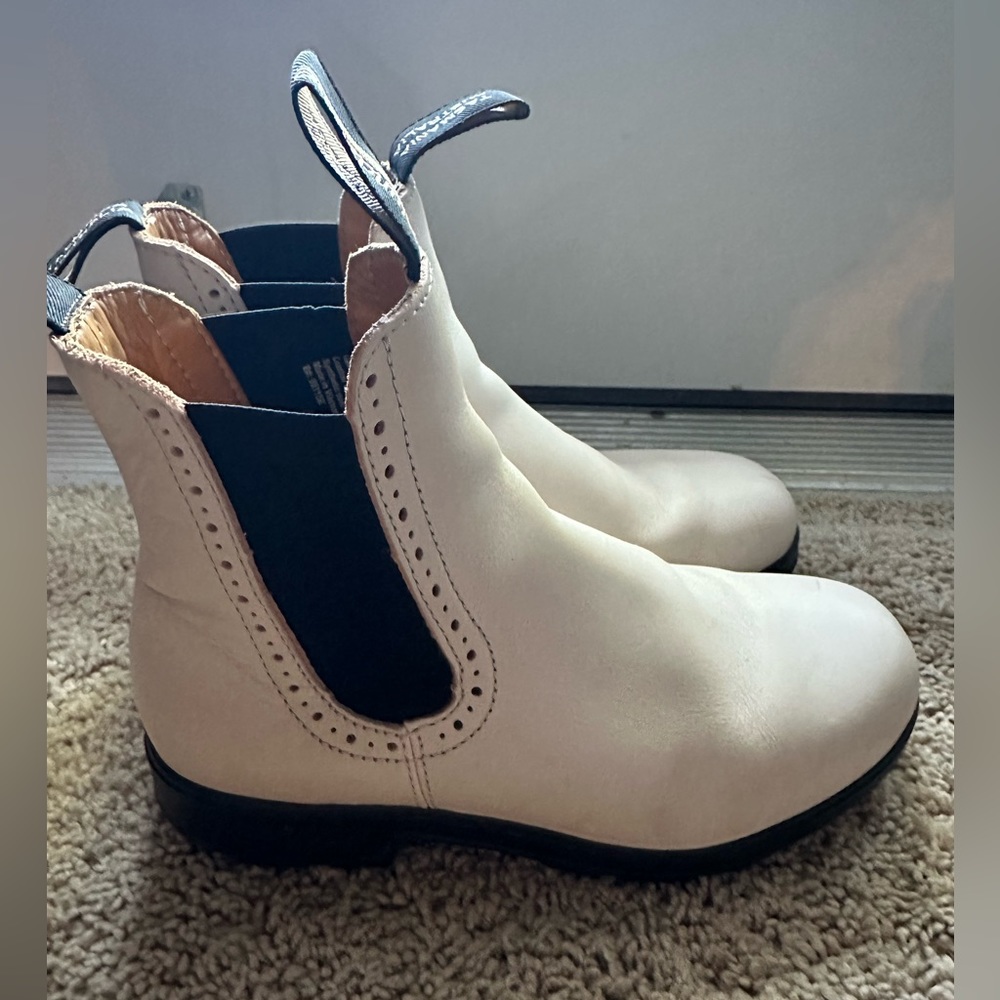 #2156 BLUNDSTONE
WOMEN'S ORIGINALS
HIGH TOP BOOTS - PEARL